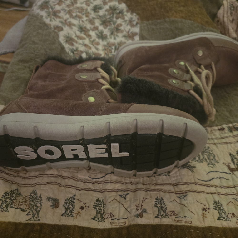 Sorel Brown Winter Boots with Cream Accents